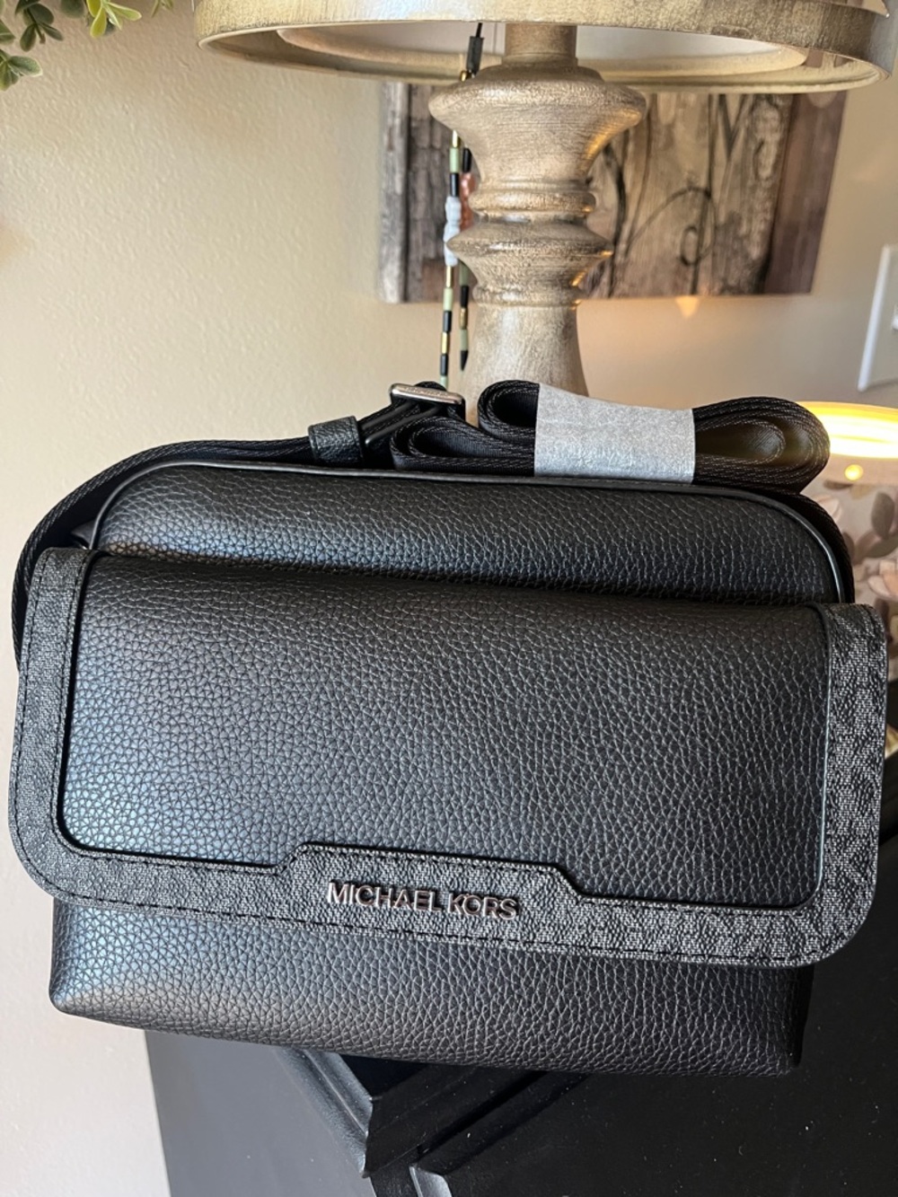 Michael Kors ‘Cooper’ NWT Black Pebbled Leather Messenger Crossbody Camera Bag